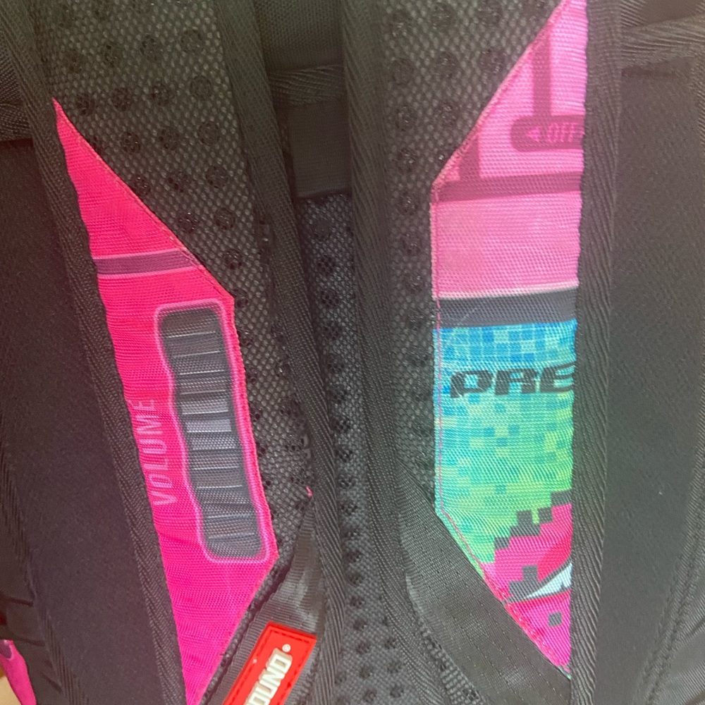sprayground backpack - Picture 3 of 4